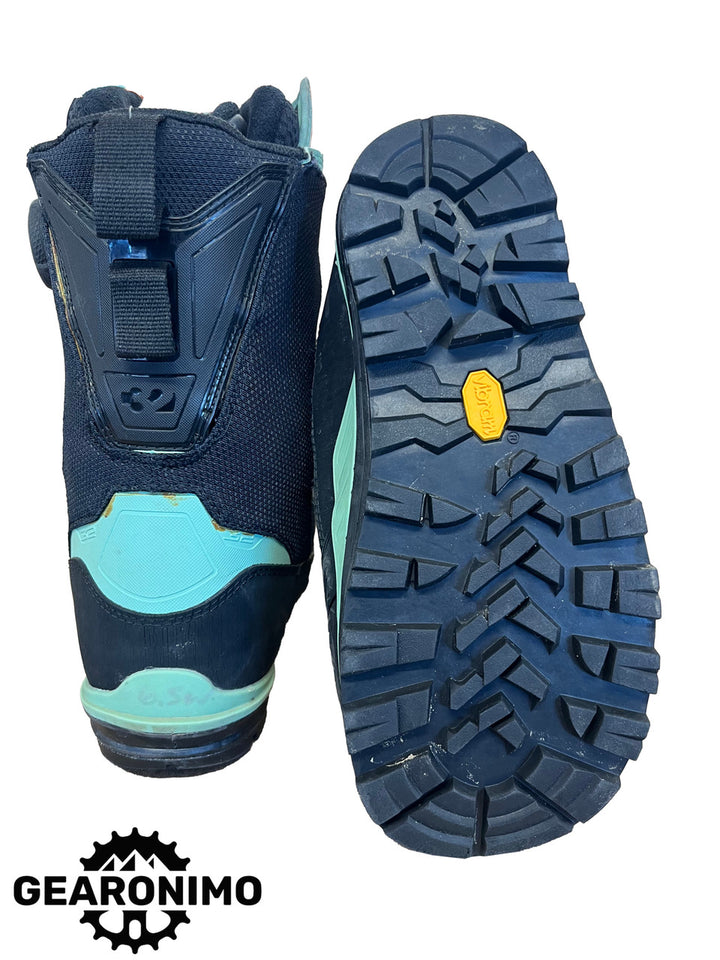 32 Jones 2018 Back Country Snowboard Boot - Women's 6.5 - image 1