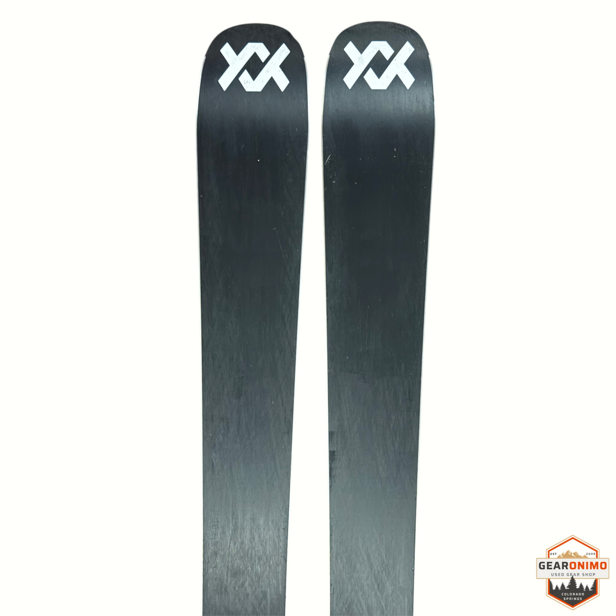 Gearonimo Sports Völkl Mantra 88 skis in black with white logo branding, 163cm length, top view.
