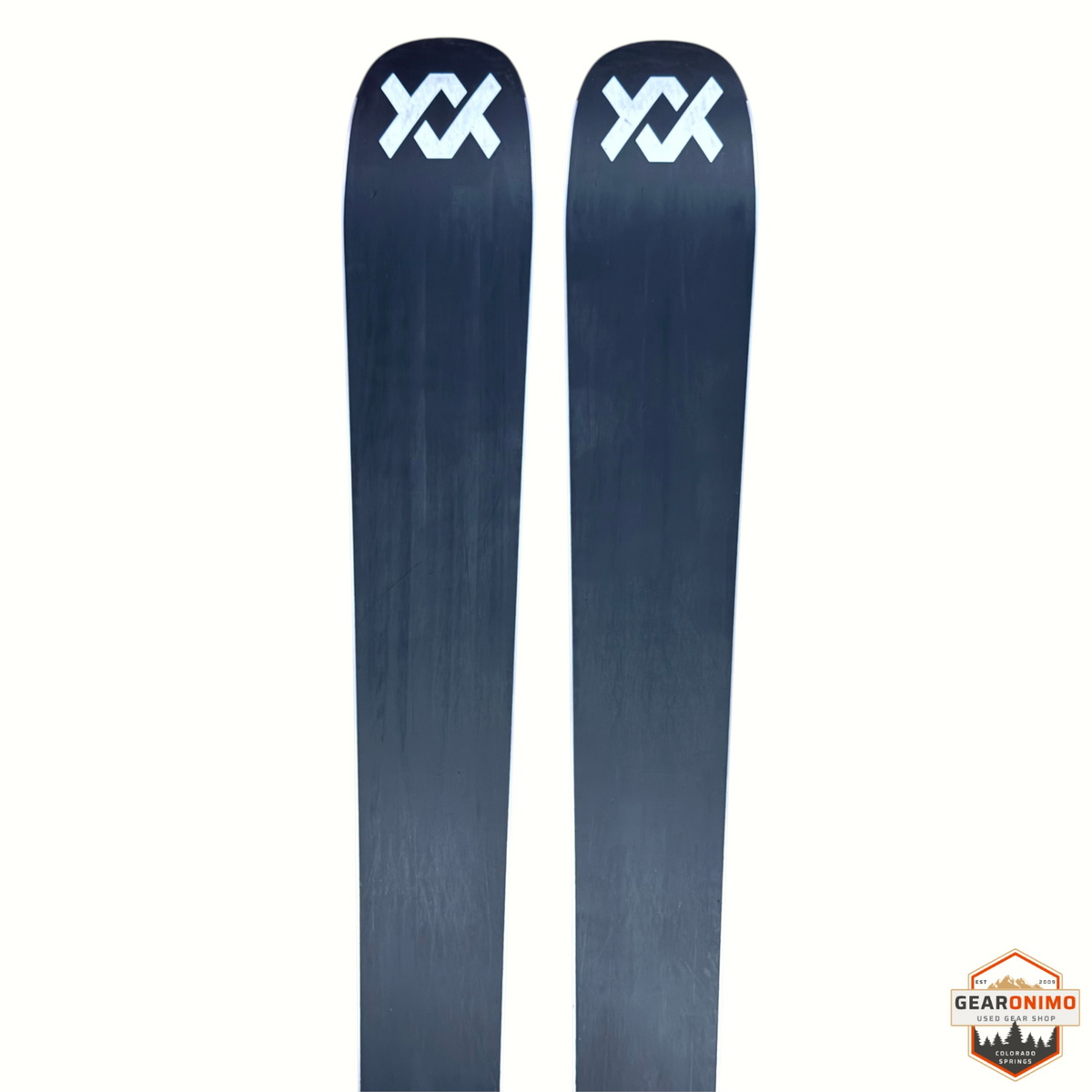 Gearonimo Sports Völkl Mantra 88 skis in black with white logo, 177cm length, paired with Salomon M 11 bindings.