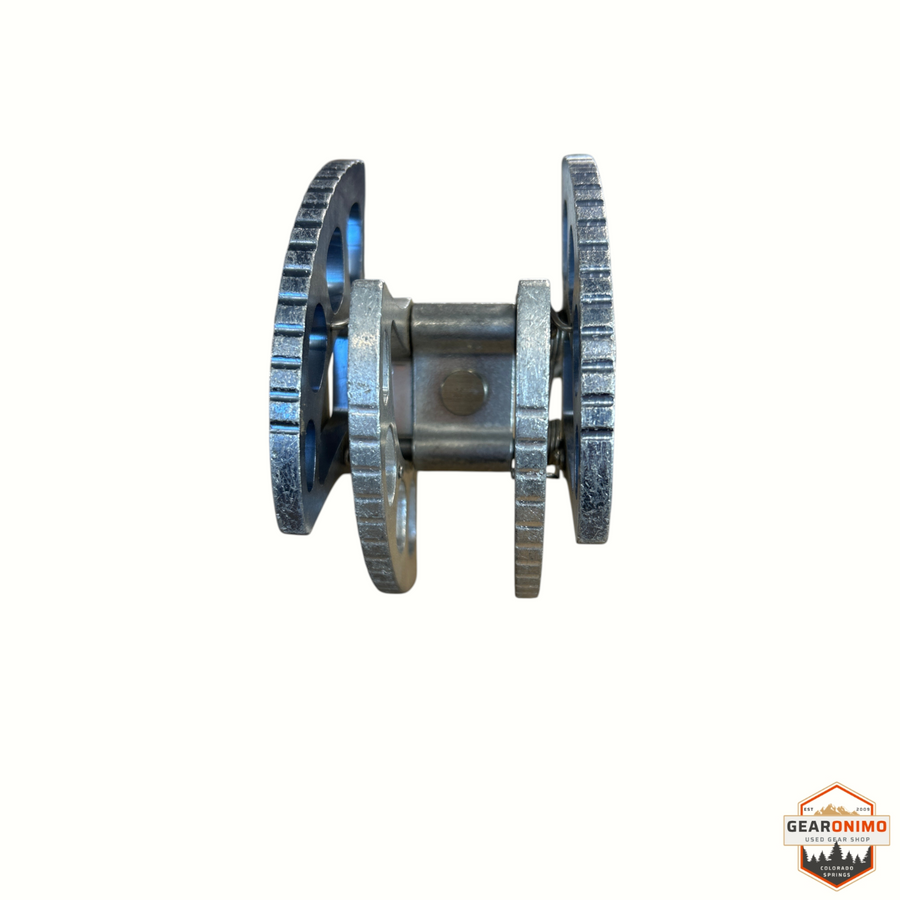 Gearonimo Sports Black Diamond C4 #4 cam showing the double-axle lobes and metal construction from a front view