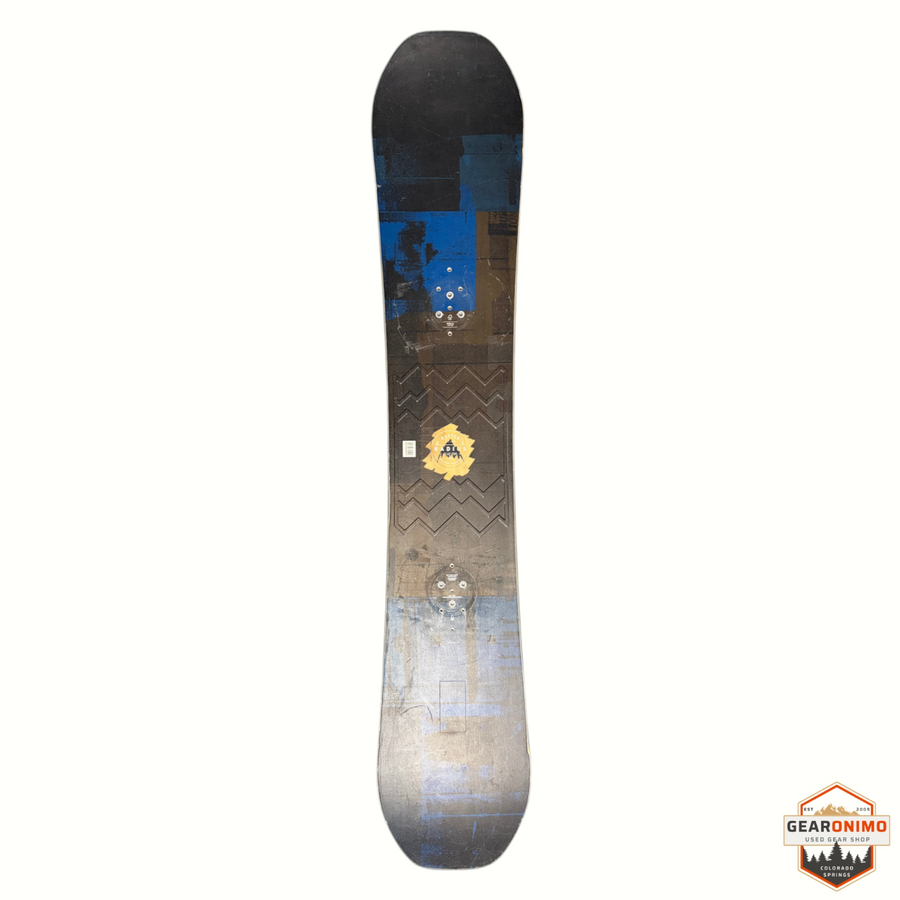 Gearonimo Sports Burton Radius snowboard with a blue and black graphic topsheet and 3D mounting system