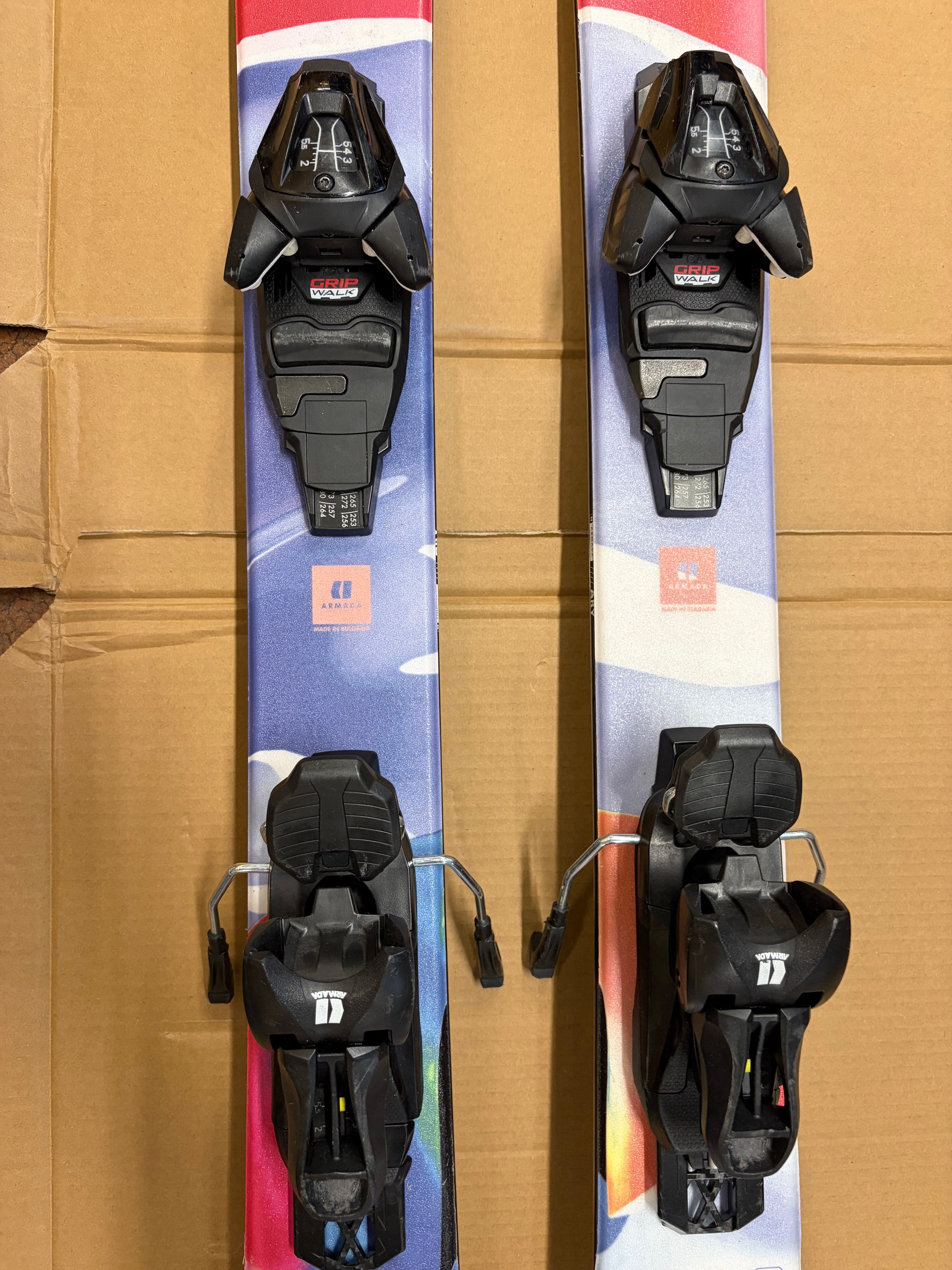 Armada Arv 84 Skis With Armada L6 Bindings - 143 cm