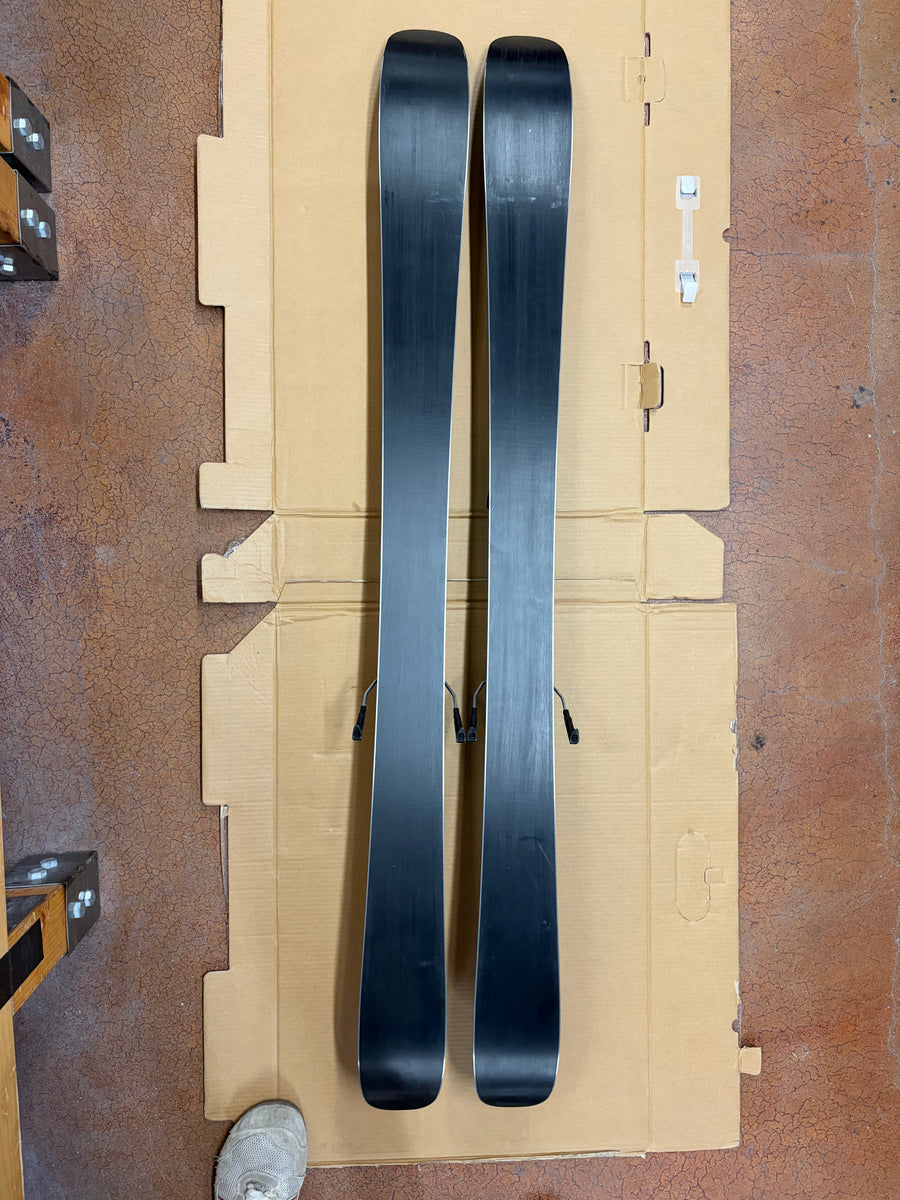 Armada Arv 84 Skis With Armada L6 Bindings - 143 cm