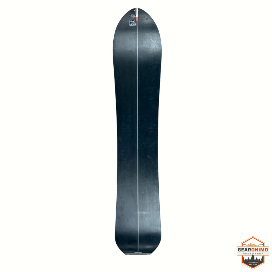 Gearonimo Sports Season Pass 148 cm splitboard in black with a central white stripe design