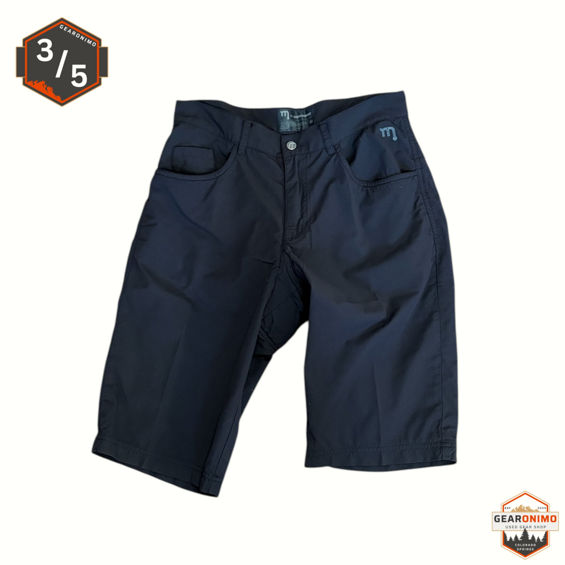 Gearonimo Sports black Novara bike shorts with a 32-inch waist, featuring a button closure and side pockets.