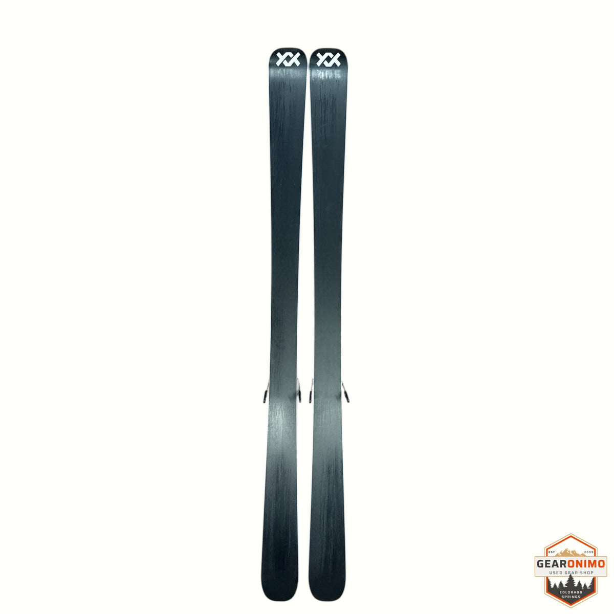 Gearonimo Sports Volkl Mantra 88 skis in 177 cm length, featuring a dark grey finish and iconic Völkl branding.